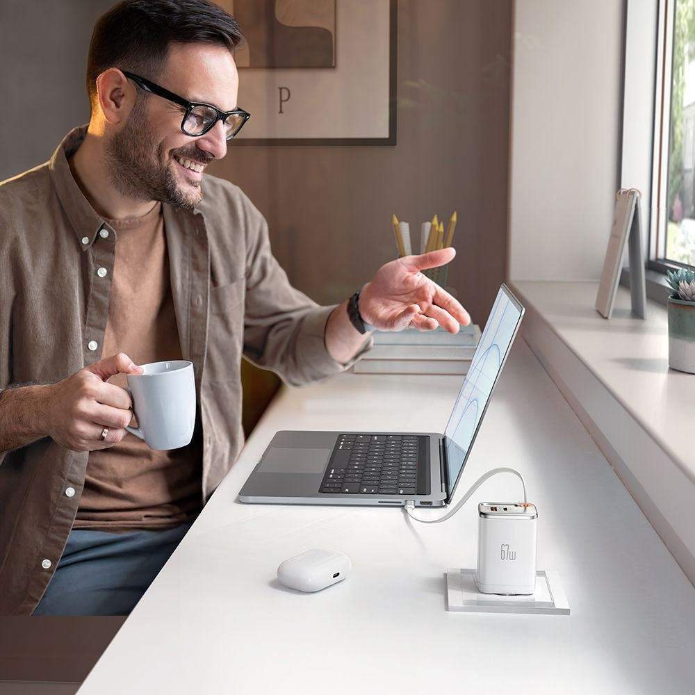 Φορτιστής Δικτύου με Καλώδιο USB-C McDodo CH-4103 FreeGo Display, 67W, 3.35A, 1 x USB-A - 1 x USB-C, Λευκό